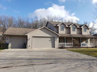 W5812 Easter Lily Dr, Appleton, WI 54915