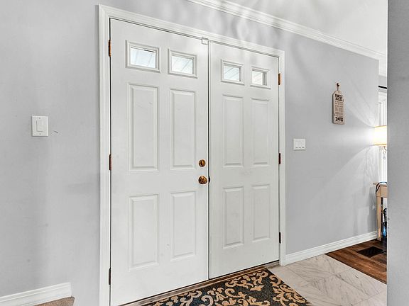 5th image of 38470 Applewood St