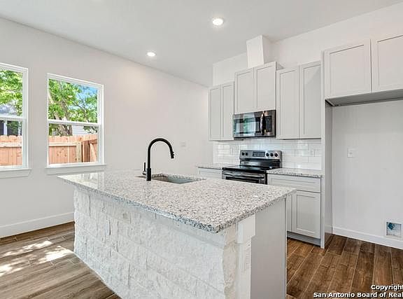 5th image of 214 Connelly St #2