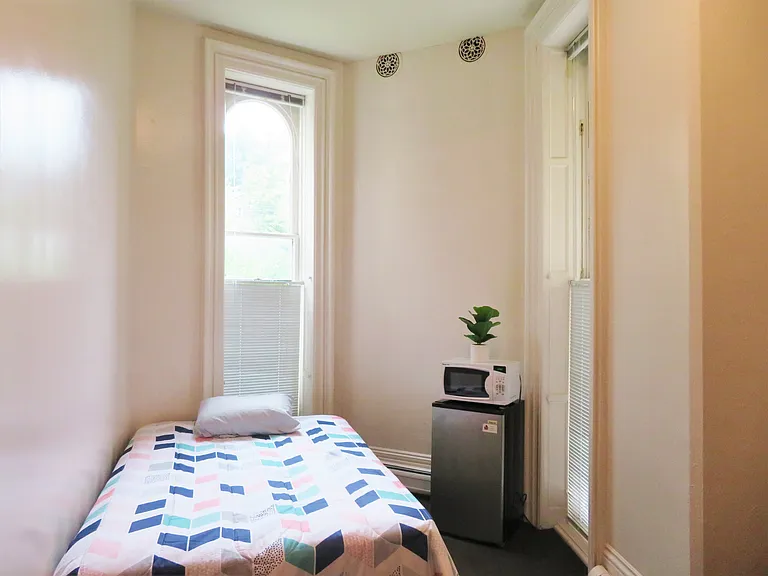 222 S Aurora St — Photo 17