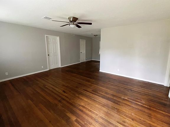 3rd image of 468 Huisache St