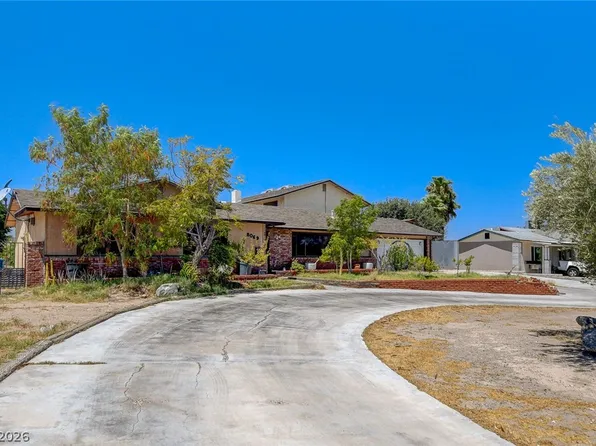 8069 Red Barn Dr, Las Vegas, NV 89123