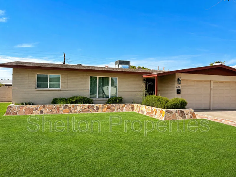 523 E Malibu Dr