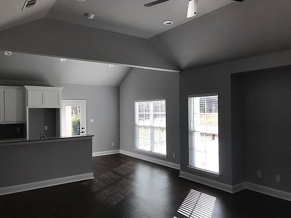 3rd image of 111 Elder St