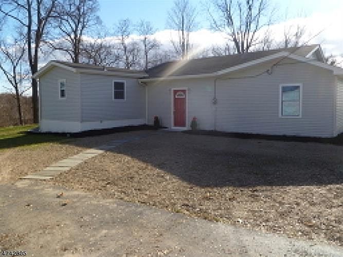 1st image of 119 Water St APT 2