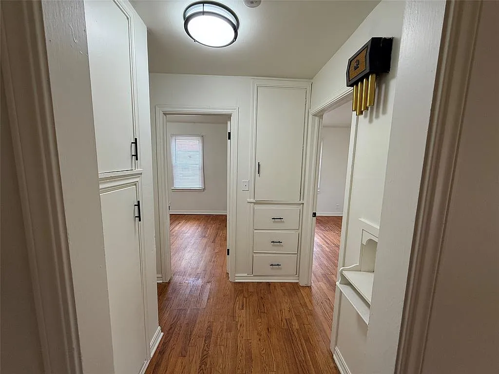 2 bed, 1.0 bath, 783 sqft, $1,100 — Photo 3
