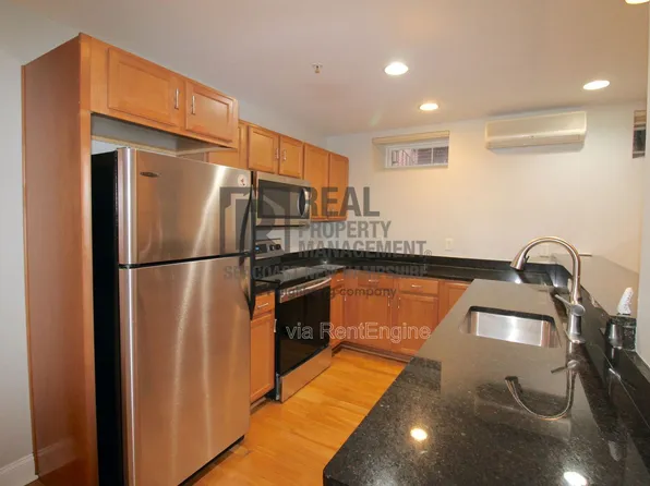 159 State St APT 1A, Portsmouth, NH 03801