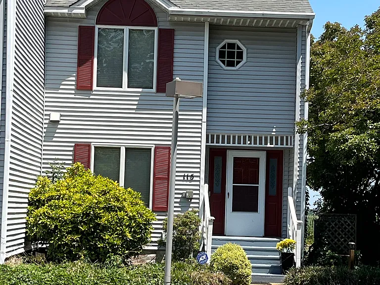 115 Scotts Point — Photo 1