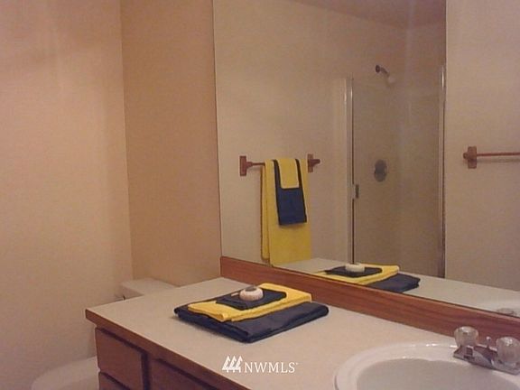 5th image of 9415 144th Street E