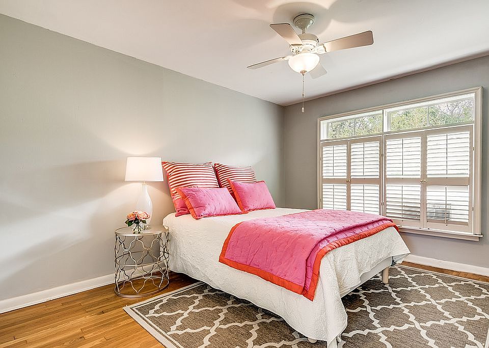 1st image of 111 Grandview Pl APT 2