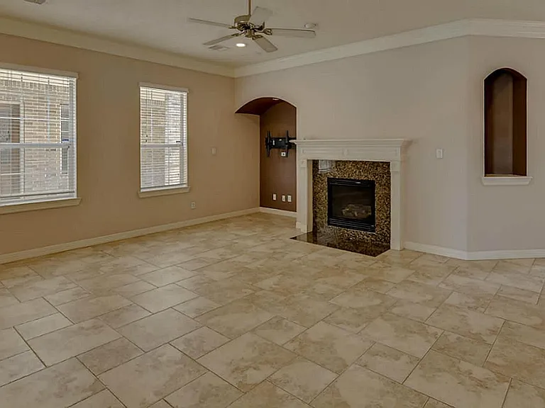 1134 Sopris Dr — Photo 4