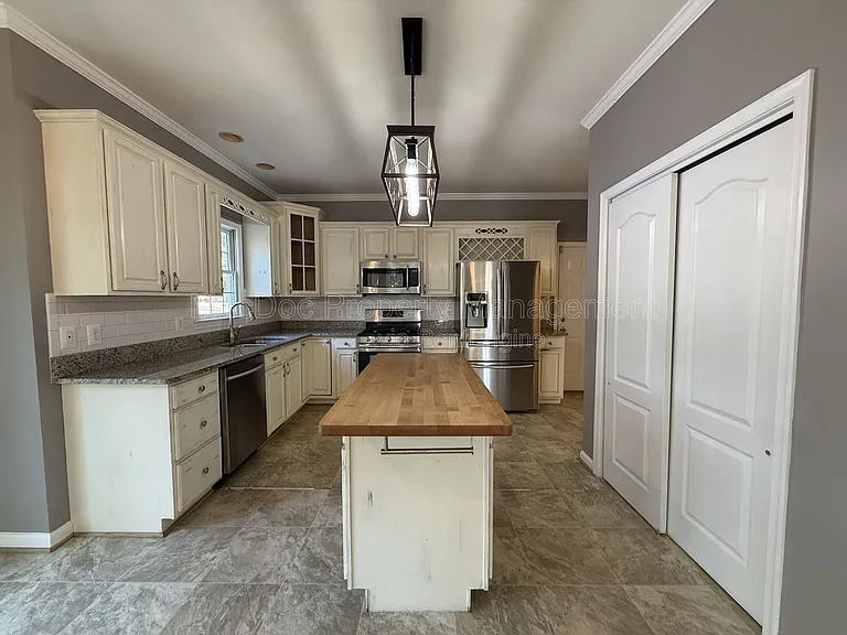 10500 Westfield Ln — Photo 14