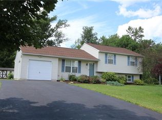 184 Trotters Rdg, Camillus, NY 13031