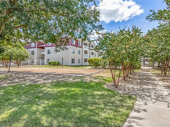 2nd image of 515 Sw Pkwy #304