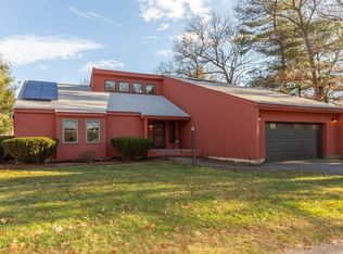 6 Lee Ave, Burlington, MA 01803