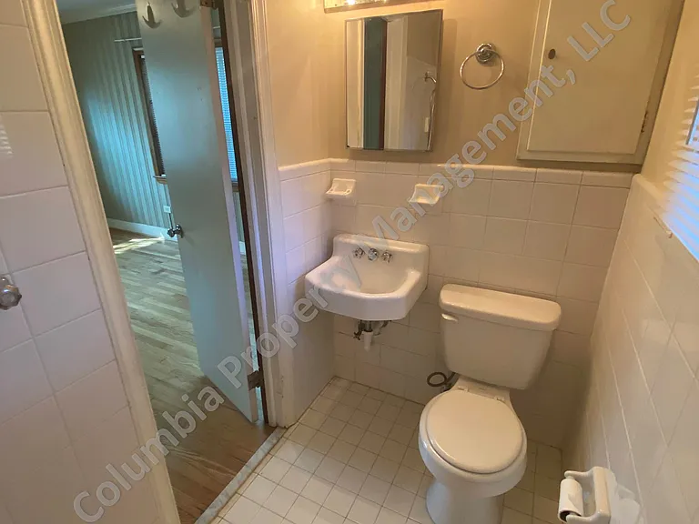 1600 Maple St #4 — Photo 5