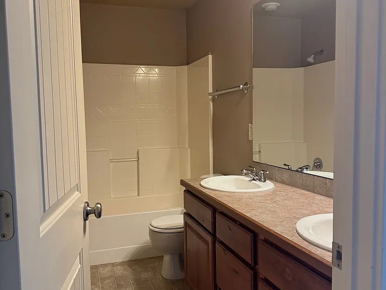 894 E Shadow Creek Ln — Photo 19