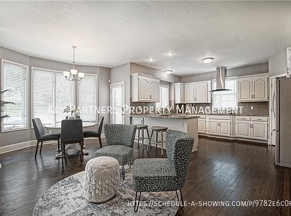 4th image of 12403 W 126th St
