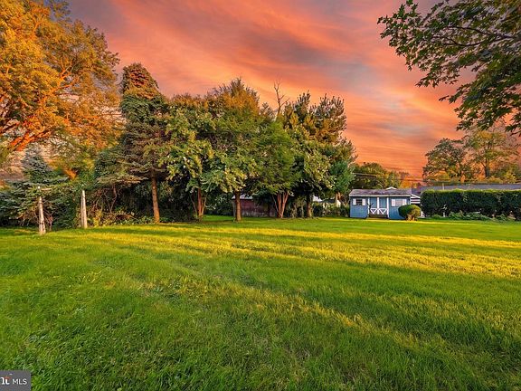 3rd image of 9413 Twilight Dr