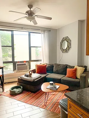 Rented by EXR | media 9