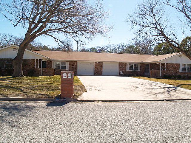 1st image of 303-A/B Manor Dr
