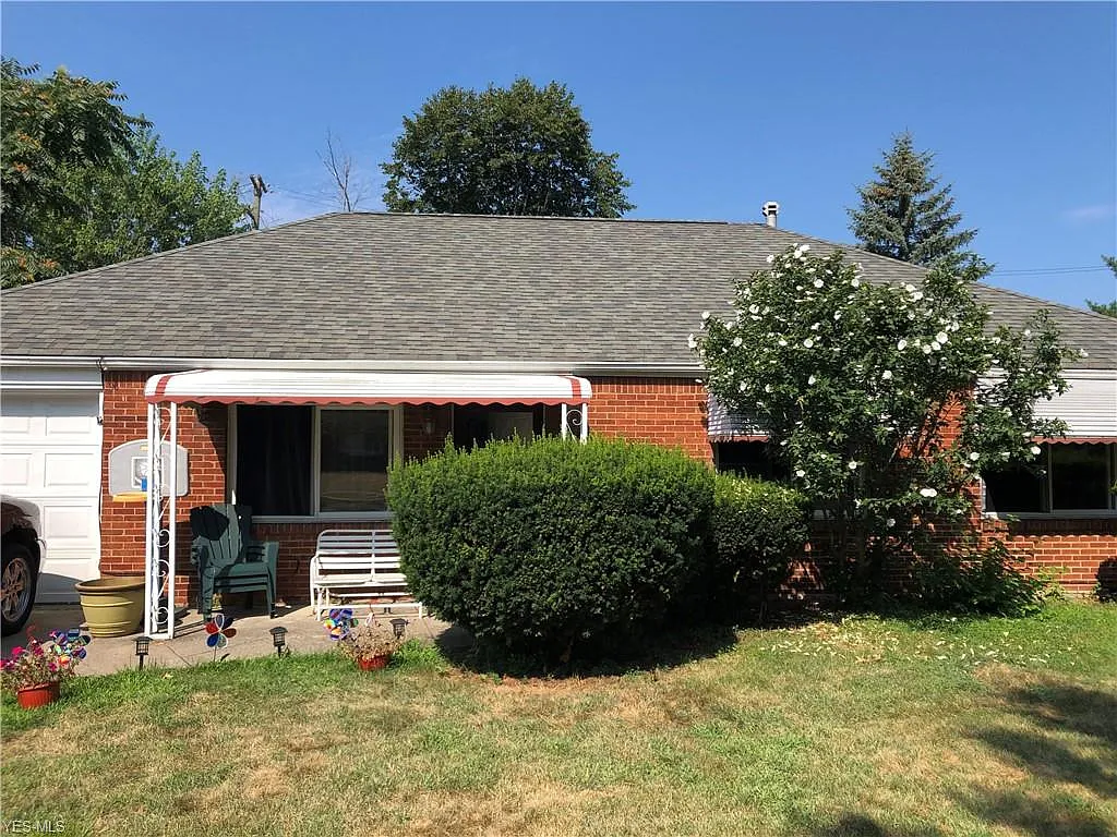 680 Sycamore Dr photo 1