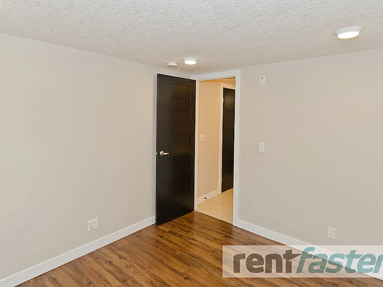 1640 12th Ave SW — Photo 9