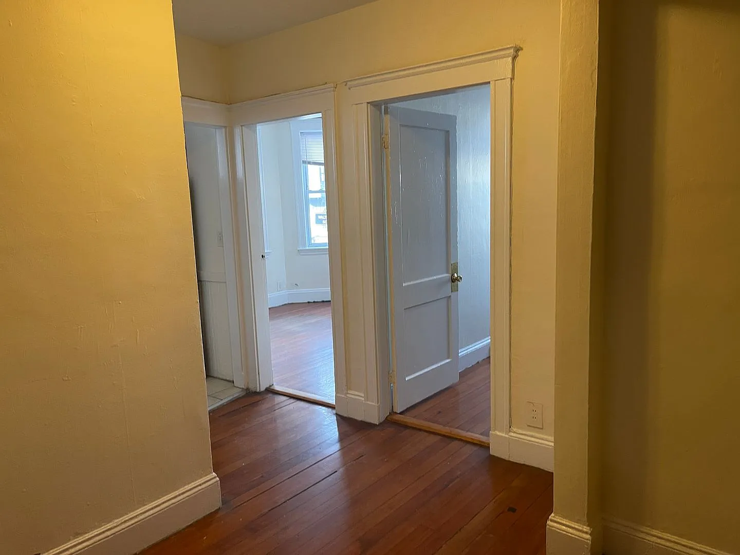 NO FEE Clean and spacious 3 bed split n Union Sq , Laundry, Utilities Inc Students/pets ok free m... — Photo 3
