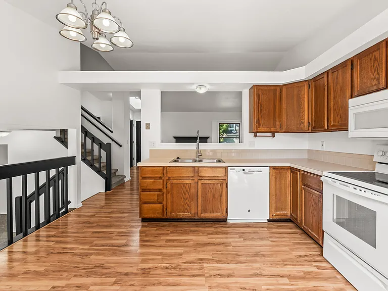 828 Essex Dr #HOUSE — Photo 10