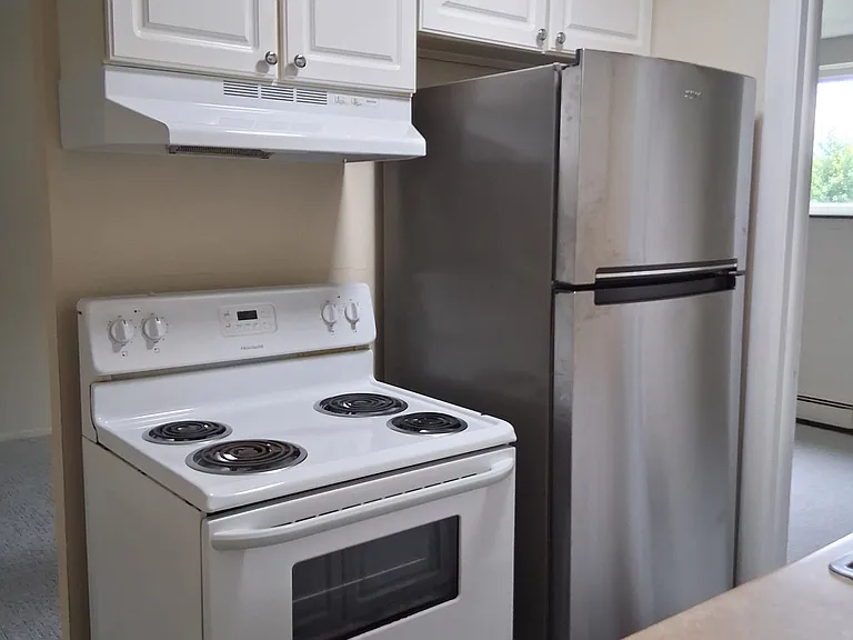 570 Harvey St #1 — Photo 5
