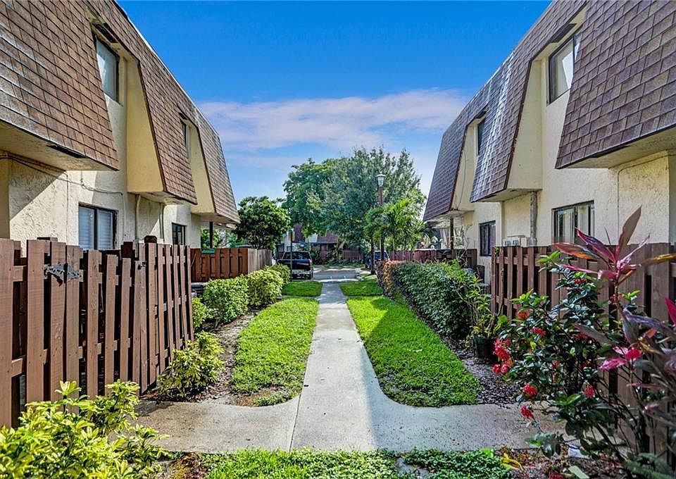 1st image of 158 San Remo Blvd #158