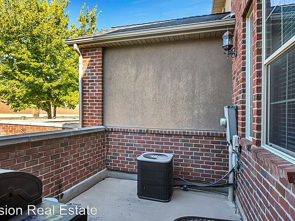 4th image of 3036 S Tower Hill Way