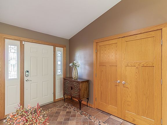 5th image of 412 Southbrook Cir