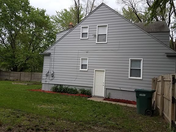 4th image of 1576 College Ave