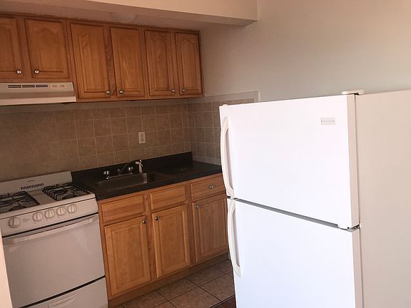 5th image of 1104 Palisade Ave #5E