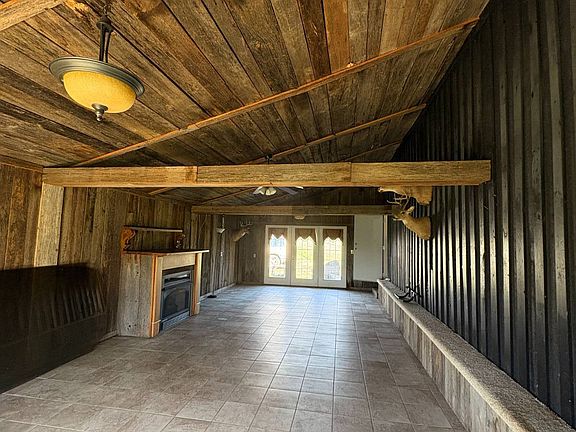 5th image of 2373 Lincoln Park Rd