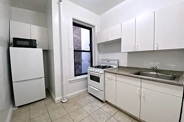 Rented by Douglas Elliman | media 30