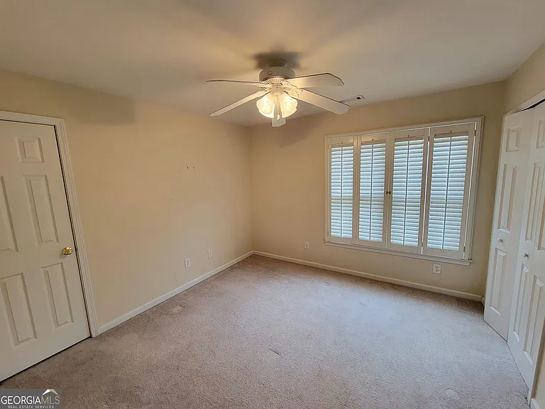 225 Lockmeade Way — Photo 22