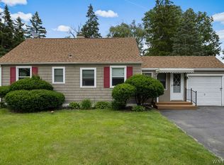 8291 Laughlin Dr, Niagara Falls, NY 14304