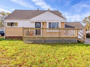 279 Scott Lake Rd, Waterford, MI 48328