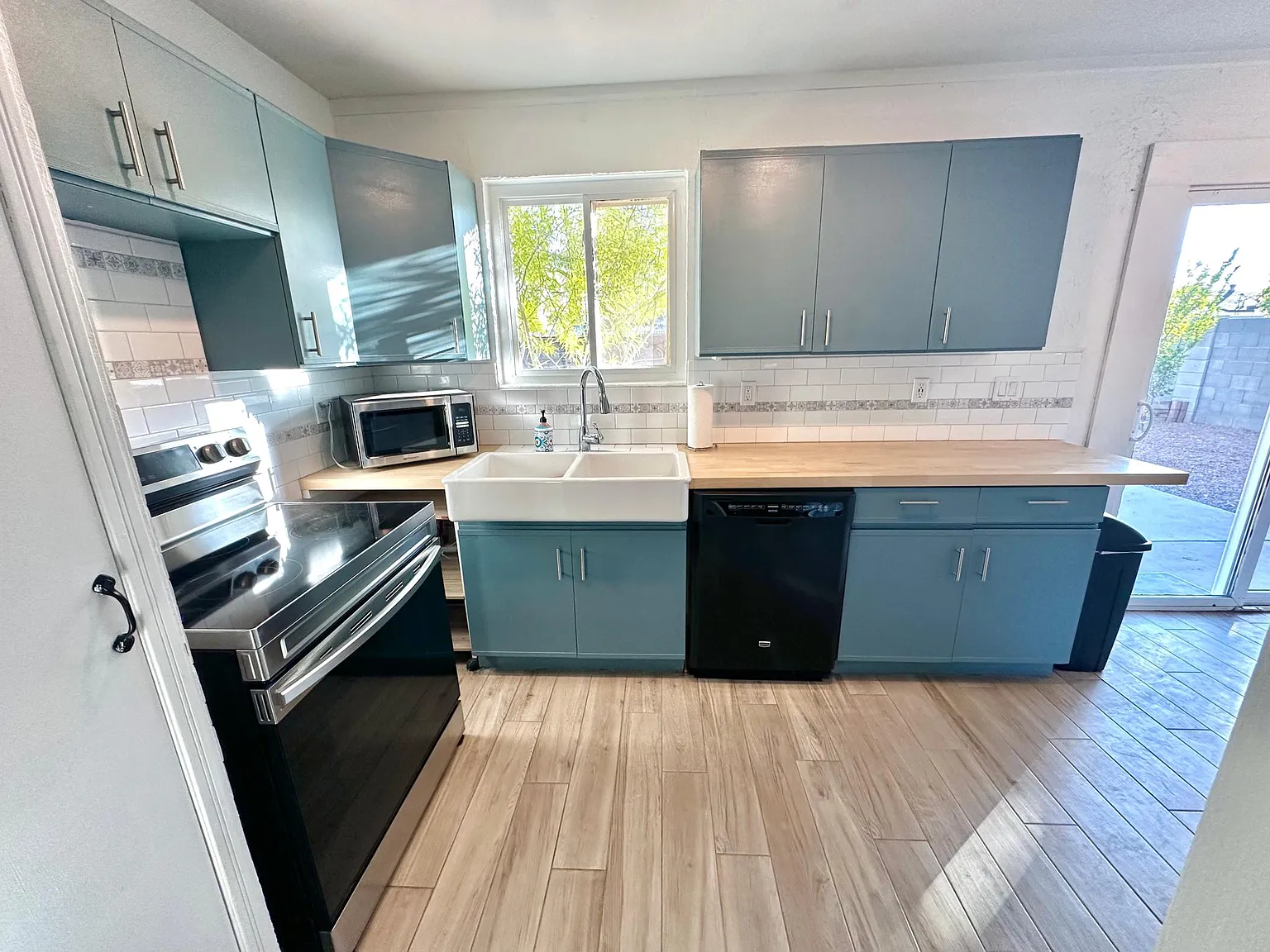 615 E Taylor St — Photo 1