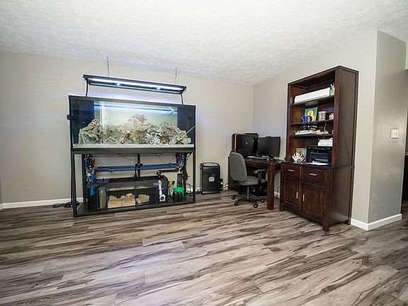 5th image of 282 Chapelhill Dr