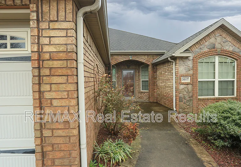 3607 SW Birchton Ave — Photo 4