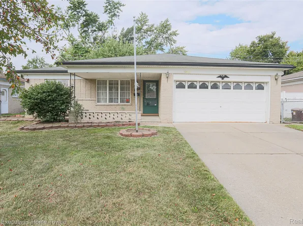 33861 Clifton Dr, Sterling Heights, MI 48310