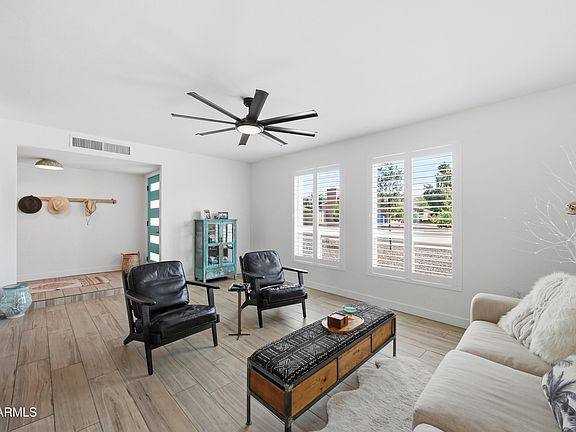 5th image of 202 E SHARON Avenue