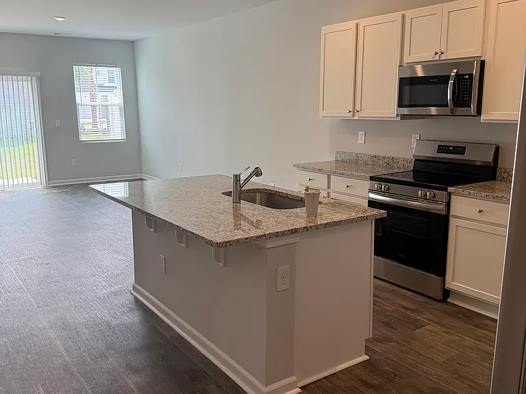142 Talladega Dr — Photo 35