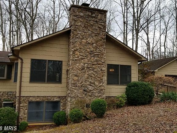 Large yard, great location!