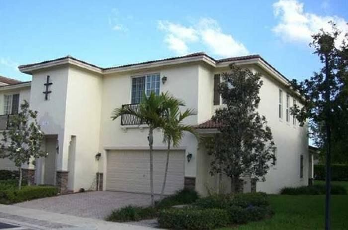 1st image of 106 S Longport Cir