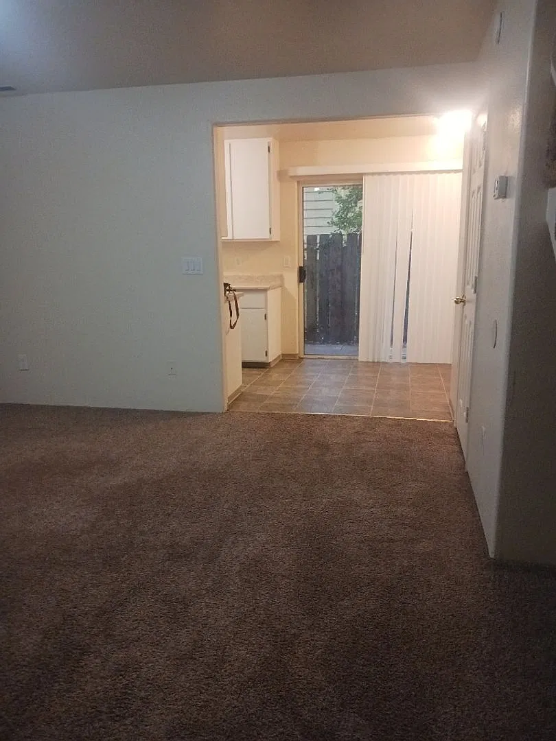 M2037 — Photo 3