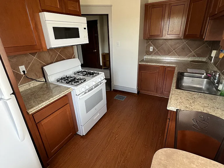 277 Dravo Ave — Photo 2